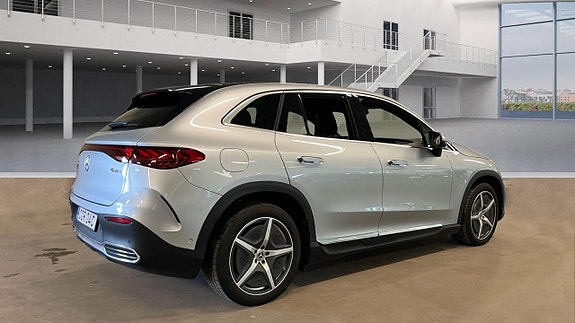 Mercedes-Benz EQE350 SUV 5 of 6
