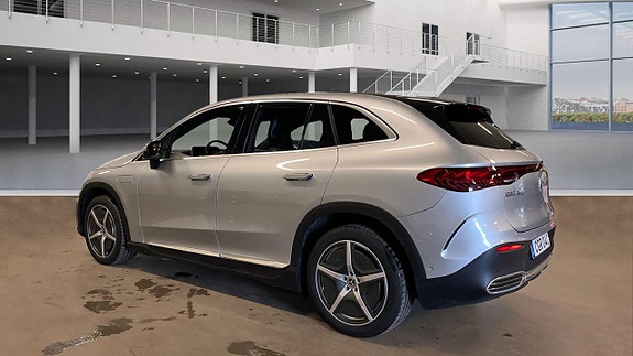 Mercedes-Benz EQE350 SUV 3 of 6