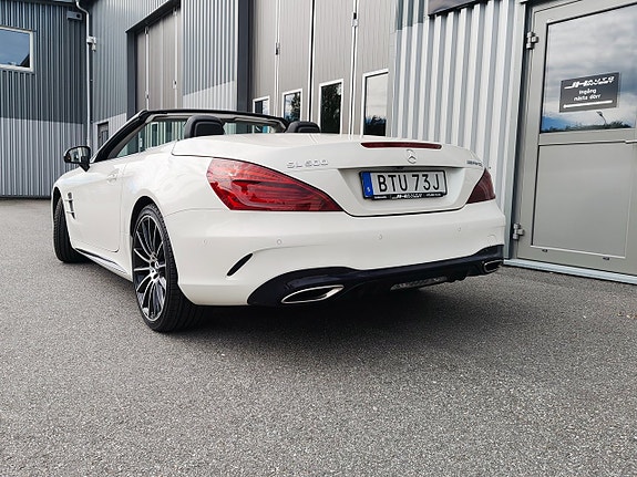 Mercedes-Benz SL500 9 of 30
