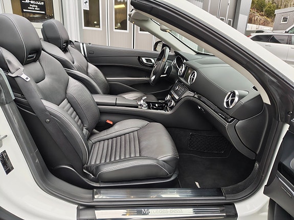 Mercedes-Benz SL500 20 of 30