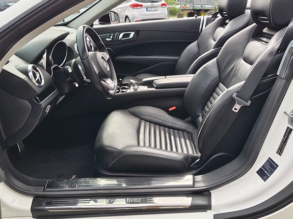 Mercedes-Benz SL500 30 of 30