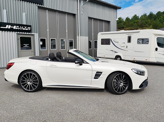 Mercedes-Benz SL500 4 of 5