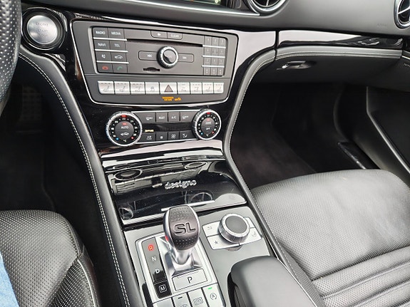 Mercedes-Benz SL500 17 of 30