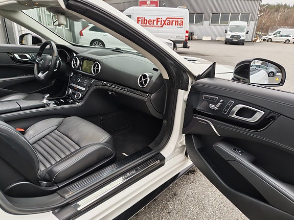 Mercedes-Benz SL500 21 of 30