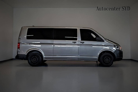 Volkswagen Caravelle 4 of 5