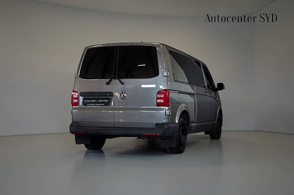 Volkswagen Caravelle 5 of 5