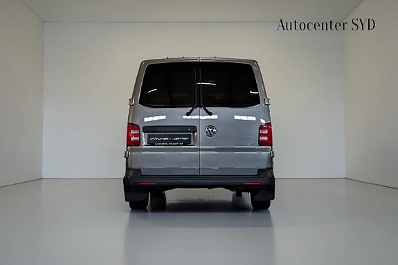 Volkswagen Caravelle 6 of 15