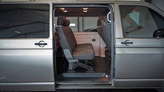 Volkswagen Caravelle 14 of 15
