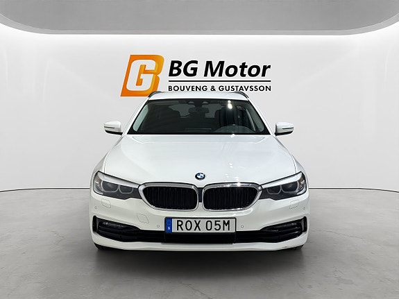 BMW 520d 2 of 5