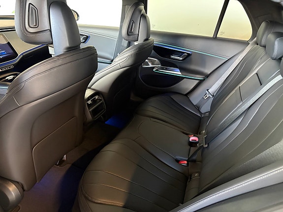 Mercedes-Benz E300 de 8 of 11