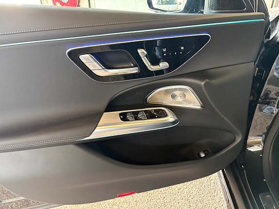 Mercedes-Benz E300 de 9 of 11