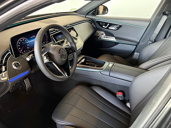 Mercedes-Benz E300 de 10 of 11