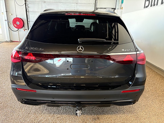 Mercedes-Benz E300 de 5 of 5