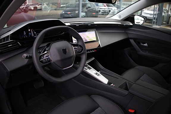 Peugeot 308 SW 9 of 16