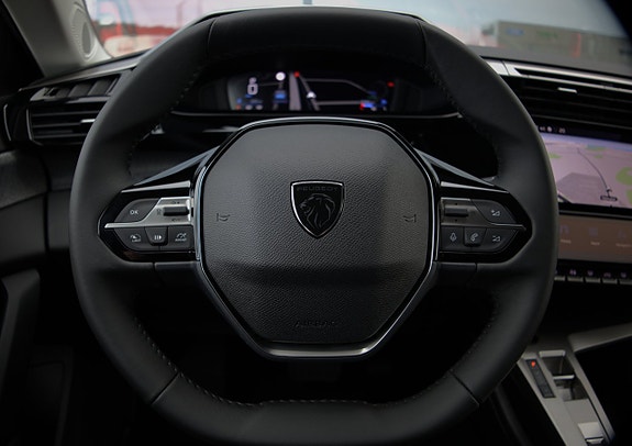 Peugeot 308 SW 10 of 16