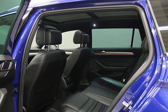 Volkswagen Passat 9 of 13
