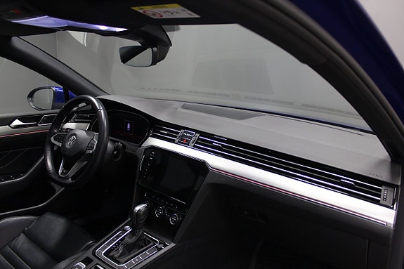 Volkswagen Passat 11 of 13