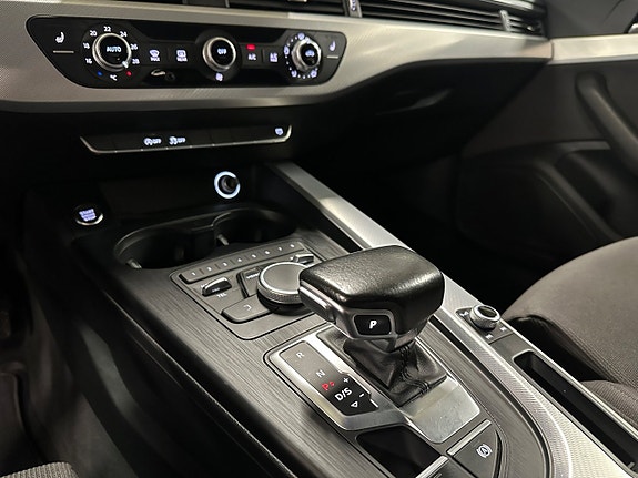 Audi A4 14 of 15