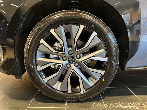 Subaru Solterra 5 of 5