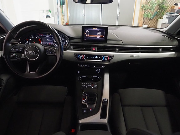 Audi A4 14 of 23