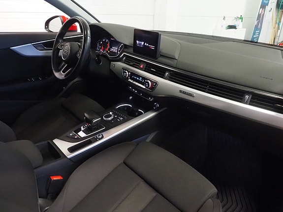 Audi A4 15 of 23