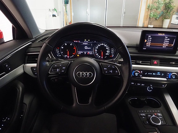Audi A4 11 of 23