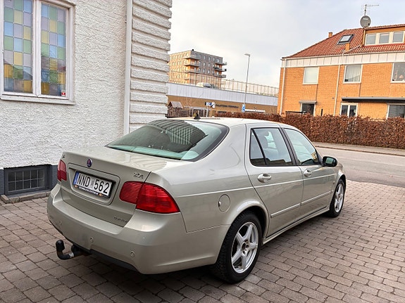 Saab 9-5 9 of 25