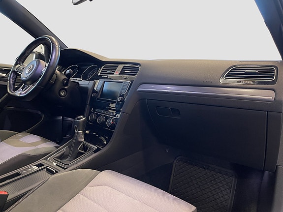 Volkswagen Golf I 11 of 16