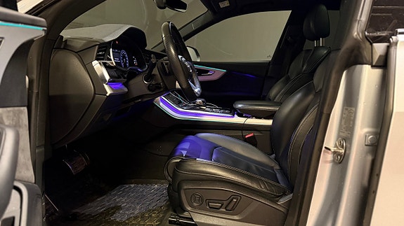 Audi Q8 11 of 25