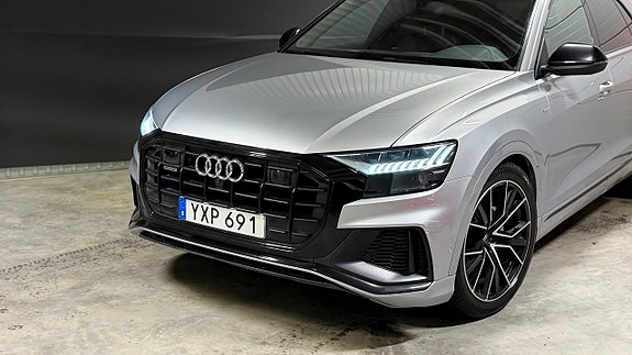 Audi Q8 2 of 25