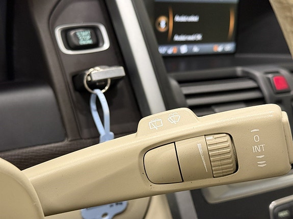 Volvo XC60 13 of 21