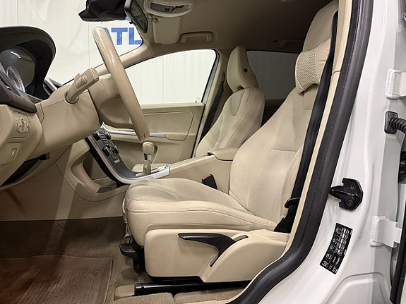 Volvo XC60 9 of 21