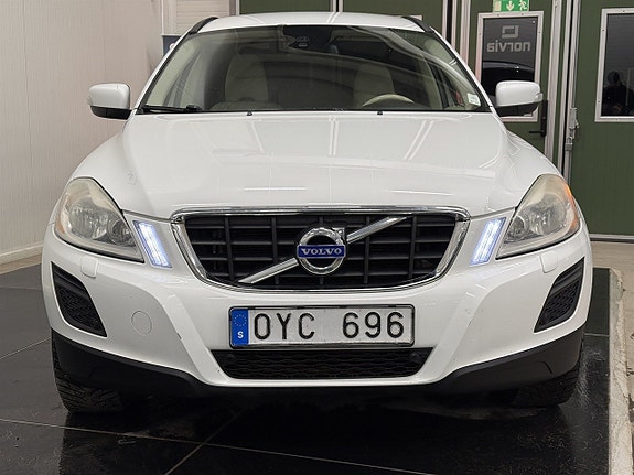Volvo XC60 8 of 21
