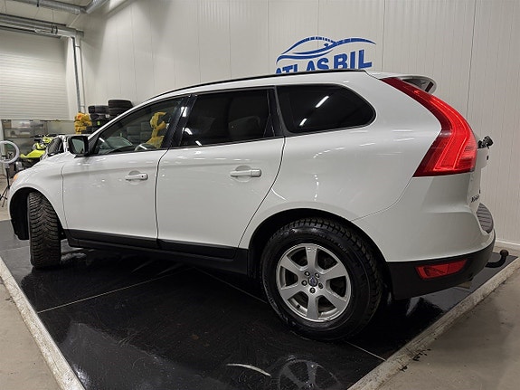 Volvo XC60 2 of 21