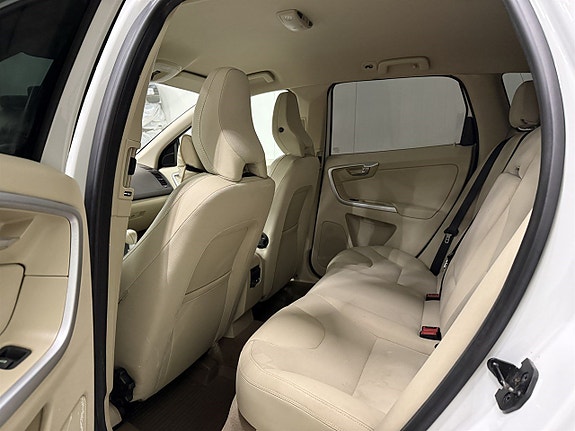 Volvo XC60 10 of 21