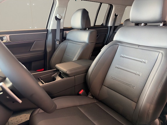 Hyundai Santa Fe 9 of 15