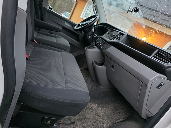 Volkswagen Transporter 3 of 5