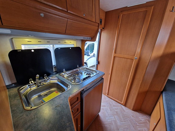 Fiat Ducato Hyr en rymlig familjehusbil – 6 platser och B-körkort 5 of 18
