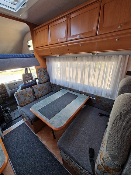 Fiat Ducato Hyr en rymlig familjehusbil – 6 platser och B-körkort 12 of 18