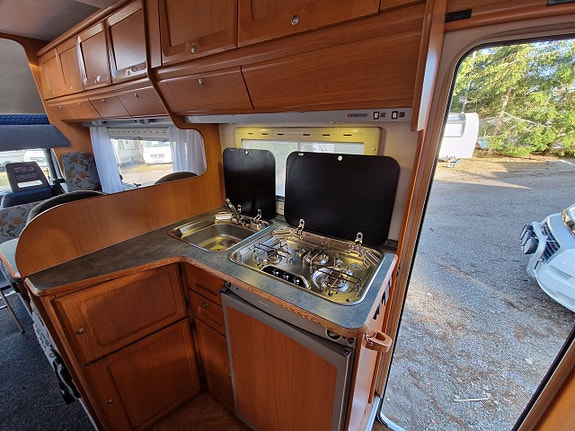 Fiat Ducato Hyr en rymlig familjehusbil – 6 platser och B-körkort 6 of 18