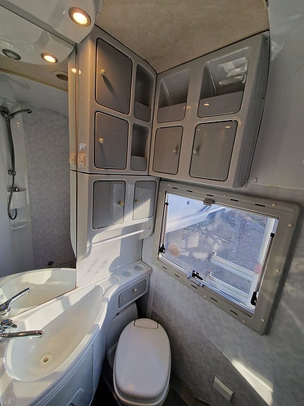 Fiat Ducato Hyr en rymlig familjehusbil – 6 platser och B-körkort 15 of 18