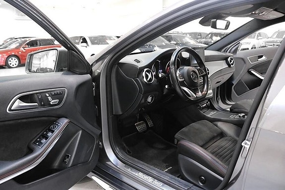 Mercedes-Benz GLA220 d 7 of 26