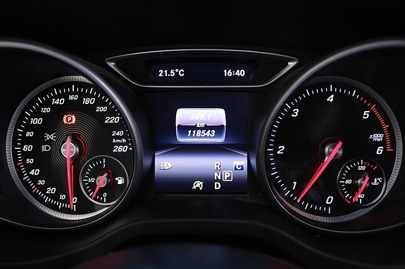 Mercedes-Benz GLA220 d 18 of 26