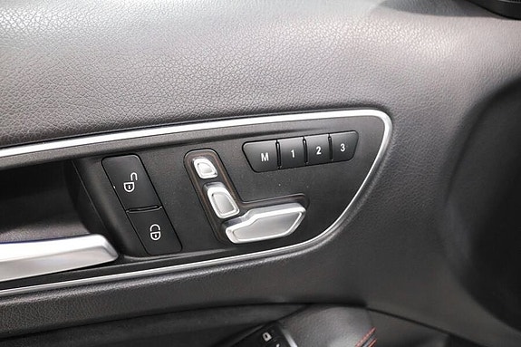 Mercedes-Benz GLA220 d 15 of 26