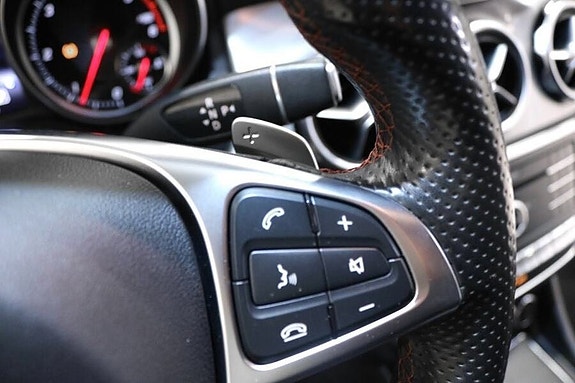 Mercedes-Benz GLA220 d 16 of 26