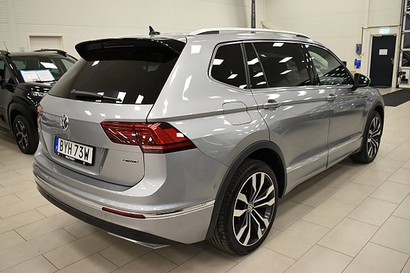 Volkswagen Tiguan Allspace 4 of 5