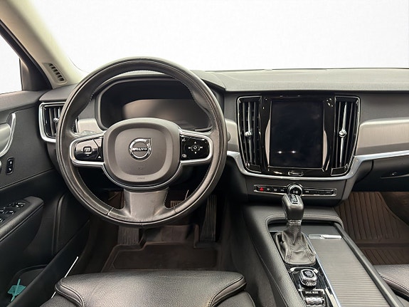 Volvo S90 15 of 30