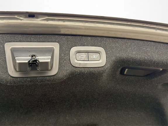 Volvo S90 26 of 30