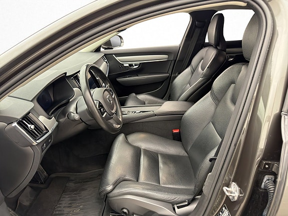 Volvo S90 11 of 30