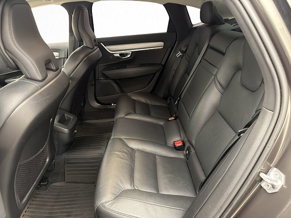 Volvo S90 14 of 30